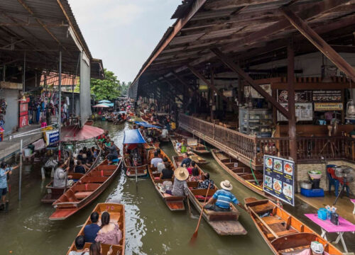 Damnoen Saduak Floating Market